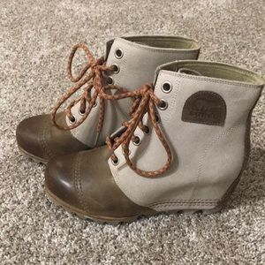 Sorel PDX Wedge Boots: Canvas and Leather